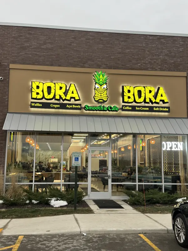 Bora Bora Smoothie Cafe in Oak Creek